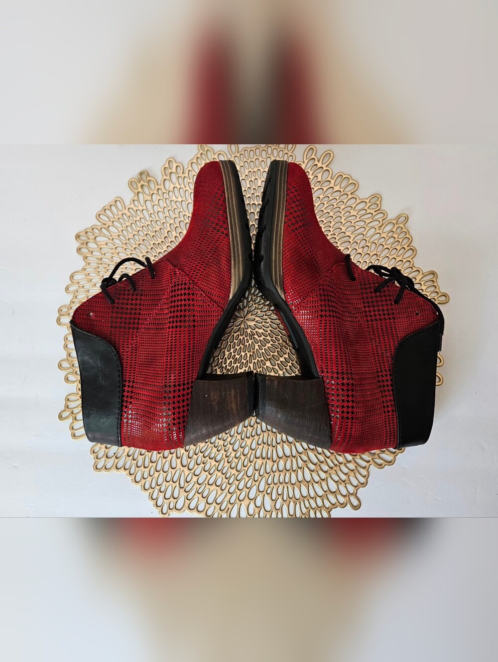 Wolky Red Textured Lace Up Ankle Boots Size 40 US 9 Heavy Mesh Houndstooth Heel - Picture 7 of 15
